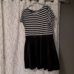 Kate Spade mixed media cinch waist dress with pockets.
